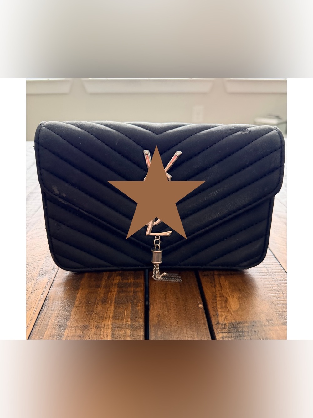 Envelope Triquilt Medium Shoulder Bag
Black Quilted Silver Tassel
